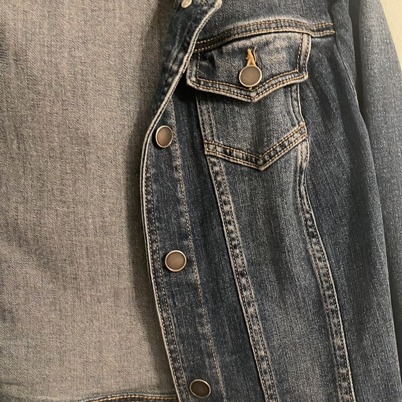 The Limited Jean Jacket - Picture 3 of 6